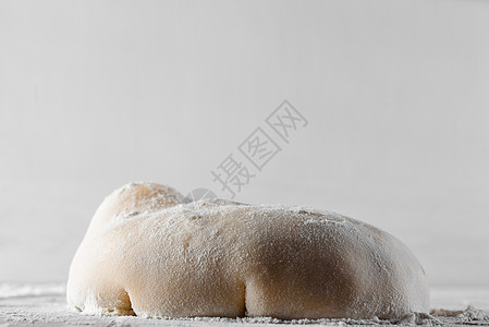 面粉和面粉麦面团球 意大利白面纸圈做披萨 餐厅食品空白食物自然光美食食谱馅饼包子面包小麦脂肪酵母图片