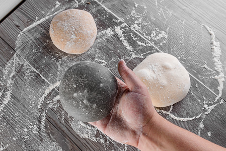 小面团球 面粉在手 用意大利白面圈做披萨 餐厅的食物空白自然光酵母小吃面包厨房烹饪美食小麦食谱面团图片