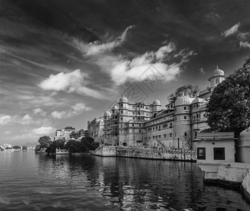 印度乌代普尔市宫历史性观光建筑学旅行历史旅游奢华地标黑与白吸引力图片