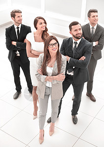 办公室里站着的笑笑商业团队女士领导者人士女性蓝图工人老板工作公司企业家图片