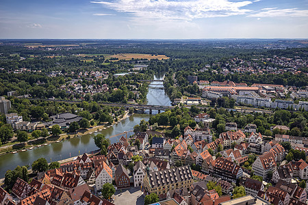 德国乌尔姆市的房屋和河流 从世界上最高的教堂乌尔姆大教堂的顶部观看图片