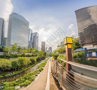 韩国首尔的溪流是大规模城市重建项目的结果 由KHAY建筑学广场街道天际灯笼游客市中心吸引力建筑物旅游图片