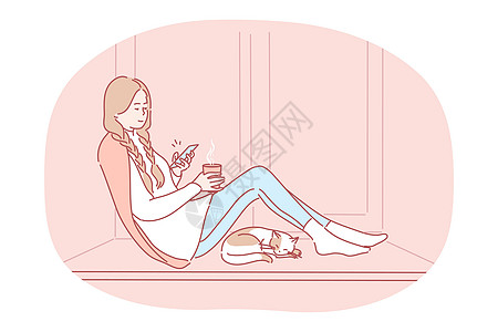 在家舒适地放松 有智能手机和热饮女性娱乐窗户女孩卡通片女士工具技术公寓杯子图片