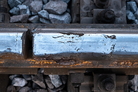 特写生锈的金属 损坏的铁轨特写 铁路问题 铁路图片