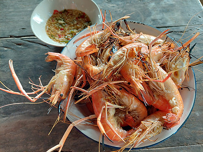 市场上的灰虾干淡水大虾用餐营养炙烤烧烤钓鱼饮食海鲜美食动物烹饪图片