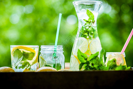 罐装自制柠檬水水果乡村食物玻璃茶点阳光水壶饮料稻草果汁图片