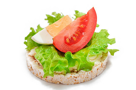 配有番茄 生菜和鸡蛋的饼干三明治     孤立无援食物沙拉早餐绿色饮食奶油年糕白色小吃蛋糕图片