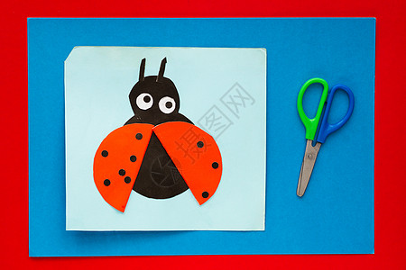 多色页背景儿童用纸做的Ladybug图片