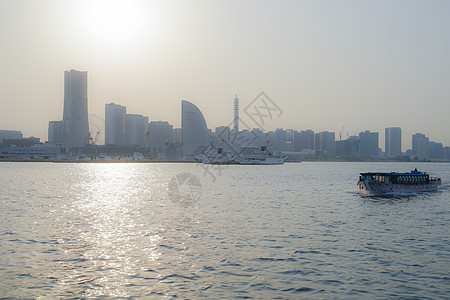 横滨米那托米拉伊市在观光船上看到街景美景景观游乐园天空摩天大楼旅游日落旅行景点图片