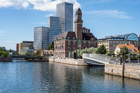 旧建筑和现代建筑建筑物街道反射摩天大楼酒店地标码头景观市中心港口图片