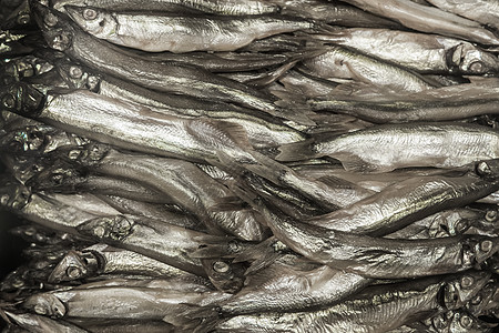小型鱼苗斑鱼海鲜本底食物美食盘子市场烹饪蓝色饮食条纹油炸营养图片