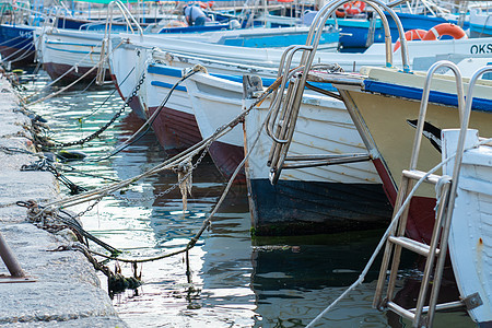 泊位渔夫沙滩船自然水海捕鱼船旅游 从湖天到无人的户外概念运输 棕色运输 奥赫里德马其顿绳索图片