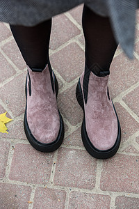 妇女秋天的粉红色皮鞋脚踝靴 时装鞋 外门女性橡皮靴子鞋类旅行松紧皮革季节性衣服乐队图片