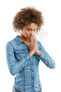 愿你得到你所祈求的 一位年轻女子双手合十站着 做出充满希望的姿势图片