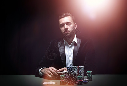 职业扑克玩家的肖像成人财富俱乐部男生游戏筹码套装风险闲暇优胜者图片
