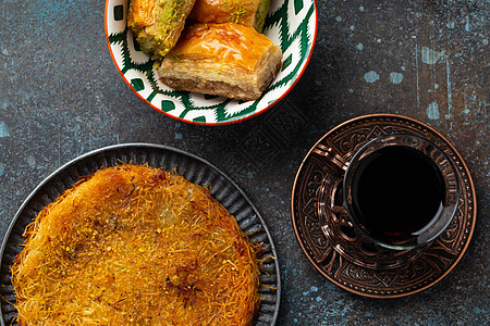 土耳其土族传统食物送货火鸡桌子甜点坚果玻璃美食糕点糖浆蜂蜜图片