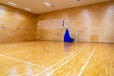现代篮球 排球或室内足球空空健身房图片