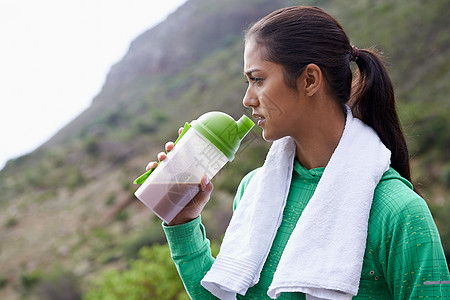 佩杜拉：34岁德布劳内将缺阵四个月，手术会在比利时进行