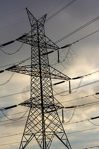 希腊Penteli山高电压电线 希腊高压天线电源线设备危险电气电塔发电厂电气元件金属图片