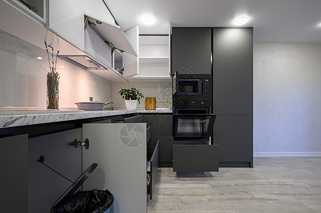 现代简便 潮时黑灰白色厨房台面角落公寓风格改造灰色抽屉垃圾家具内阁图片