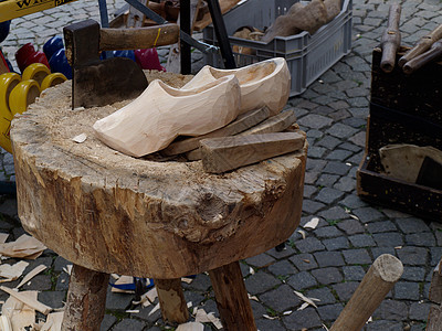 荷兰传统木鞋——手工木鞋图片