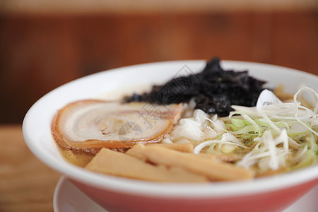 Tsukemen 拉面日本面条汤日本食品食物筷子美食蔬菜肉丸盘子洋葱烹饪午餐肉汤图片