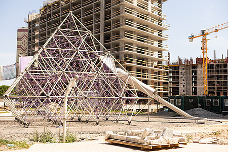 建筑工地背景 起重吊机和新的多层建筑物 I 原型背景图片