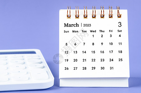 2023年3月的月度案头日历 在2023年使用紫色背景计算器商业庆祝组织者个人文档时间数字办公室会议计划图片