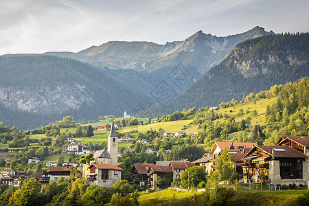 瑞士 瑞士阿尔卑斯山 恩加丁 Filisur村的自然景观小木屋雪山目的地山村山脉街道教会景观地标旅游图片