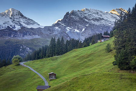 瑞士伯尔尼高山和高山农场 瑞士天空冰川全景文化国家山脉国际谷仓小木屋山路图片