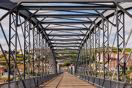杜罗河上行人钢桥 葡萄牙阿尔托杜罗图片