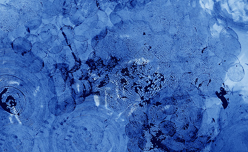 被时间损坏的旧油漆的背景液体古董石膏装饰品帆布墨水材料墙纸蓝色艺术图片