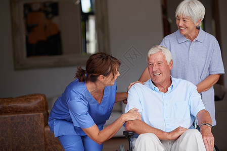 每天都在进步 一个护士给她的高级病人和妻子 带来好消息 (笑声)图片