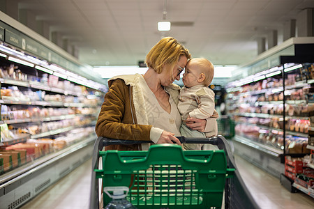 婴儿购物车食物货架高清图片