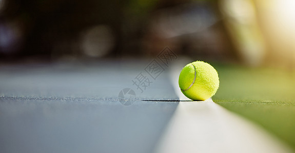 网球场 运动场和地板上的绿球 用于运动 锻炼和训练 用于模拟运动员背景的健康和保健 比赛和有氧运动的健身 游戏和运动动机图片