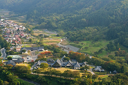 亚马德拉河谷山寺绿色村庄房屋远足建筑物假期美丽丘陵旅行图片