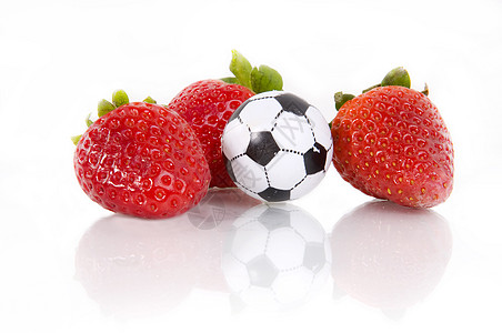 草莓和足球球图片