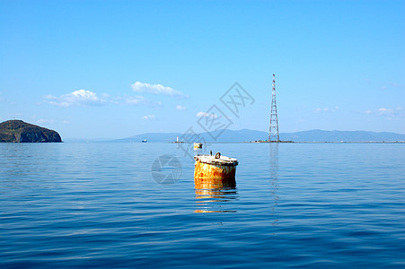 蓝色蓝海景力量土地绿色浮标风景天空港口支撑灯塔海浪图片