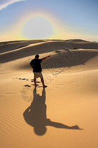 沙漠中的孤独图片