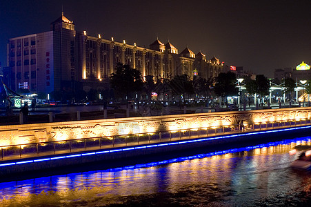 与Haohe河相伴的夜市风景建筑学建筑亮度发光城市反射景观图片