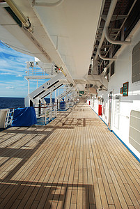 游游轮海洋运输左舷右舷天空巡航蓝色木头柚木假期图片