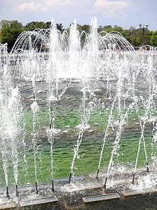不喷泉水分正方形公园城市飞溅数字压力溪流水库背景图片