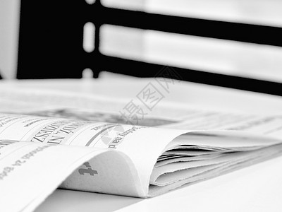 新闻简讯日报白色金融商业黑色杂志桌子图片