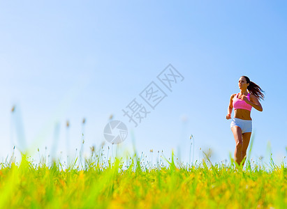 运动女运动员的锻炼慢跑火车娱乐公园跑步女孩耐力女士女性赛跑者图片