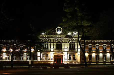 晚上行政大楼(夜间)图片