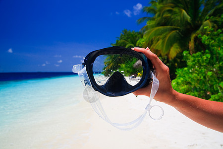 向上遮罩面具游泳气候边缘旅游风镜海滩阳光太阳眼镜图片