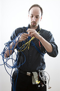锁在铁丝网中手指男人电脑红外线电子产品衬衫网络领带商业电缆图片