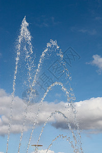 城市公园喷泉喷泉飞溅溪流冷却瀑布力量气泡场景泡沫速度跑步图片