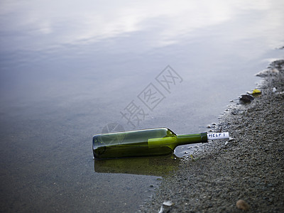 瓶装消息酒瓶全球抛弃写作危险救援通讯铸件沉船恶作剧图片