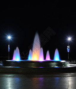 彩色喷泉夜景沉思灯光美丽蓝色时间场景反射橙子照明图片